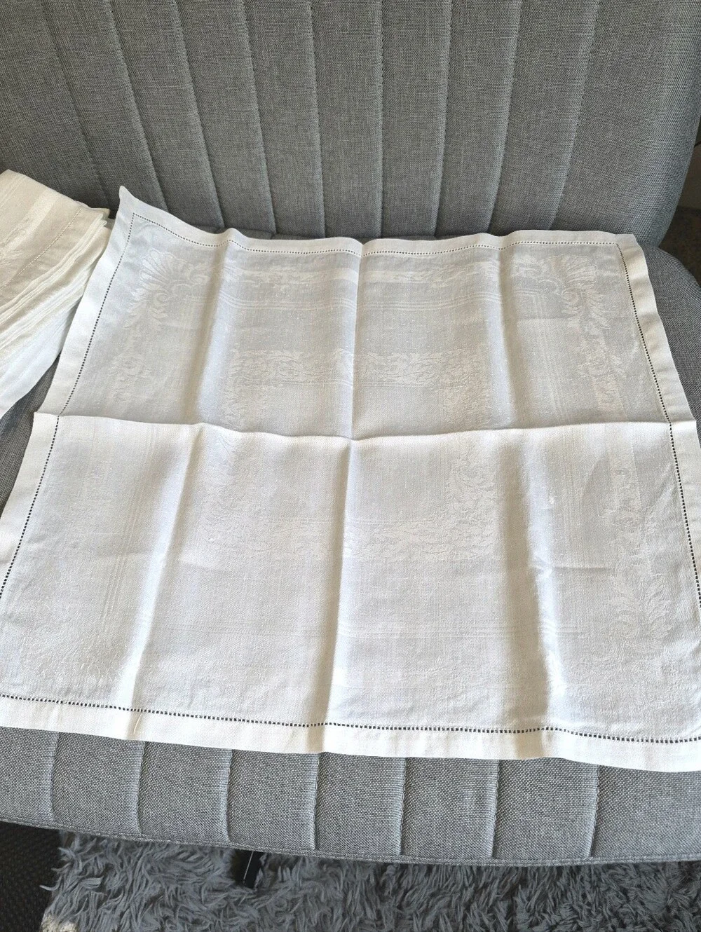 8 Vintage Linen Damask Jacquard Vine Floral Hemstitched Dinner Napkins, 17 X 18